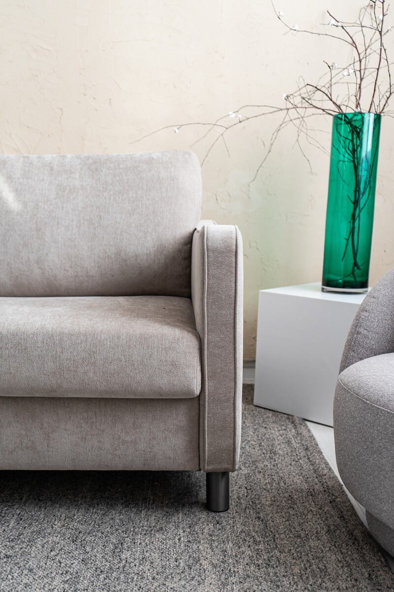 Sofa z wąskimi bokami