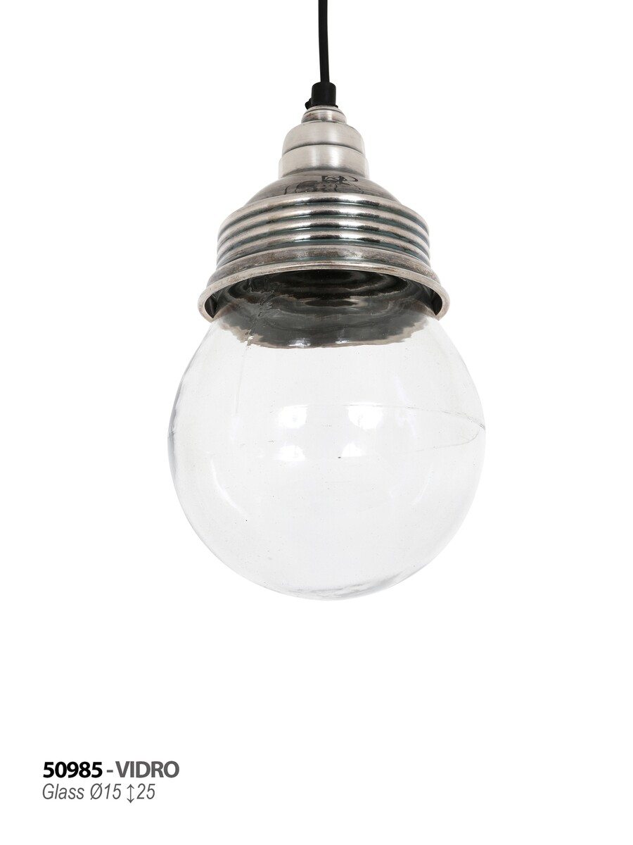 Ozdobnie ryflowana oprawa lampy
