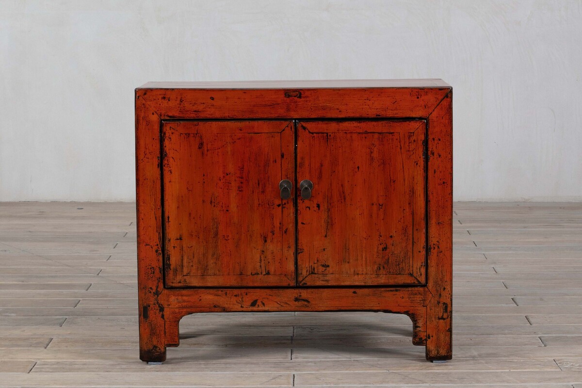 czerwona komoda, czerwone meble z drzwiami M-58   TA18-7333-96-40-85 (1)