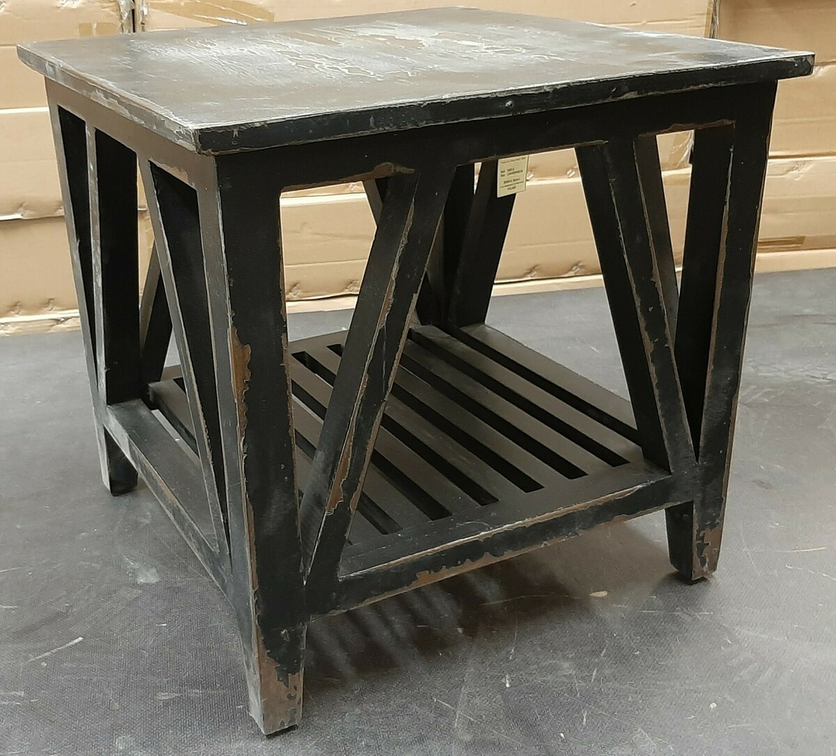 Unikatowy niski stolik