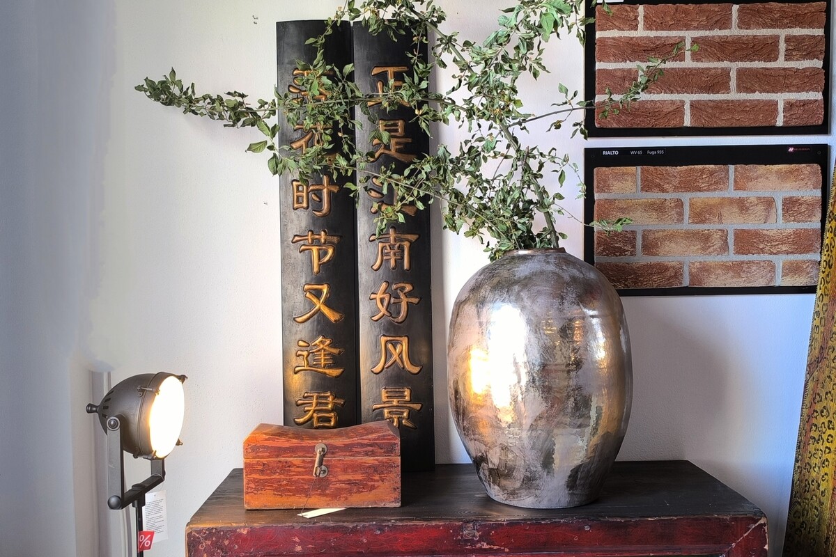 Oryginalne chińskie panele z giętego drewna. Panele z buddyjskimi mądrościami