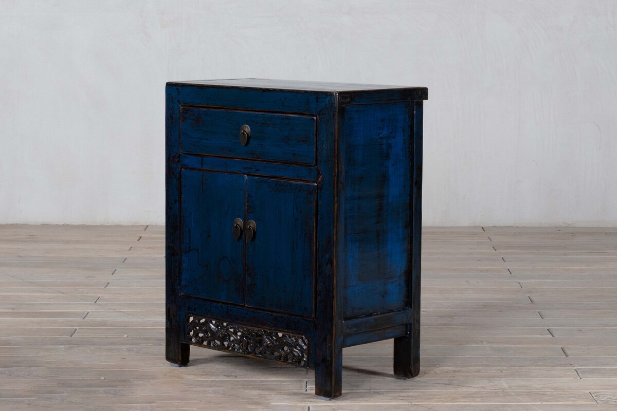 mała niebieska szafka z szufladami po renowacji M-67   TA18-7356-70-40-85 (3)