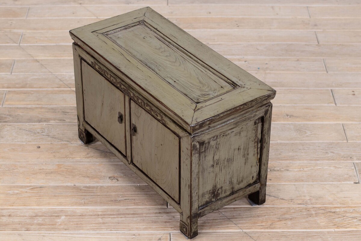 niska komódka z drzwiami szara połysk M-18   TA22-6827-86-40-55 (8)