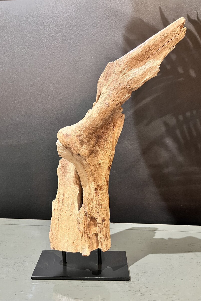 Rzeźba 3 z drewna egzotycznego na metalowej czarnej stopce