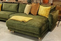 duży zielony narożnik, sofa modułowa Samba, double day, Mti-Furniniova, tkanina Eros, miękka i wygodna sofa do salonu, sofa z dużym szezlongiem, szezlong dwuosobowy (3)