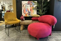 różowy fotel, fotel mti furninova, żółte krzesło w welurze, kolorowe obrazy do salonu, fotel do nowoczesnego wnętrza, ciekawy fotel, fotel w tkaninie do łatwego czyszczenia, niski fotel z oparciem (1)