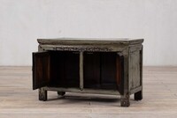 niska komódka z drzwiami szara połysk M-18   TA22-6827-86-40-55 (10)