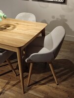 stół dębowy, stół z litego drewna, nowoczesny stół drewniany, stół do jadalni, stół skandynawski, minimalistyczny stół, designerski stół, ręcznie wykonany stół, stół premium, stół loftowy, stół organiczny design, stół