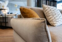 sofa z funkcją spania, kanapa z funkcją spania, sofa rozkładana, kanapa rozkładana, beżowa sofa, kremowa sofa, jasna sofa, sofa tapicerowana, nowoczesna sofa, wygodna sofa, sofa do salonu, sofa 3-osobowa, sofa premium,
