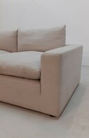Nietuzinkowa sofa Starlight  o dobrze wyprofilowanym oparciu