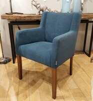 Niebieski fotel, wysoki podłokietnik, idealny do gabinetu, salon wnętrz Lublin