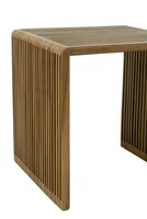 Stoliki z drewna, zestaw stolików w dwóch wymiarach.