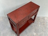 Urocza rubinowa konsolka, szafka z praktyczną półką
