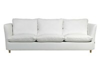 Sofa z wąskimi boczkami,  poduszki oparciowe i siedziskowe, 
wypełnione pierzem lub wysokoelastyczną pianką