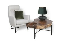 fotel Lafayette szary , stolik niski drewno egzotyczne, lampa SAWA Kaspa 