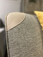 Fotel dostępny w wersji: tkanina z dekoracyjnymi wstawkami ze skóry