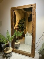 Duże lustro w drewnianej ramie, rama lustra wykonana z drewna z recyklingu, rama lustra z drewna egzotycznego.