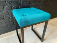 WYPRZEDAŻ! Pufa loft, siedzisko tapicerowane tkaniną aquaclean, podstawa metalowa czarna o profilu 25x25 mm