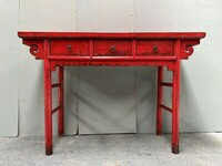 Piękna czerwona konsola z rzeźbieniami, konsola chińska, azjatycka konsola dekoracyjna