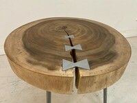 Stolik kawowy drewno z metalem, blat z egzotycznego drewna suar, blat z pnia drewna