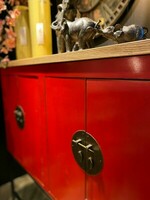 duża komoda chińska, drzwi, czerwona komoda z blatem dębowym, ciekawy barek (6)