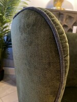 Zielony niski fotel, Fotel z kontrastową kedrą, szerokie oparcie, idealny do salonu czy sypialni