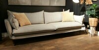 Zgrabna, wygodna sofa w ponadczasowej tkaninie