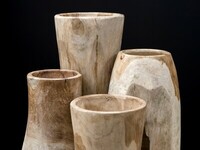 ciekawe dekoracje, wazon z drewna tekowego w różnych wymiarach i o różnych kształtach 