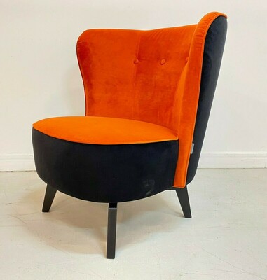 Pomarańczowy fotel obrotowy Carmen w tkaninie welurowej Aquaclean
