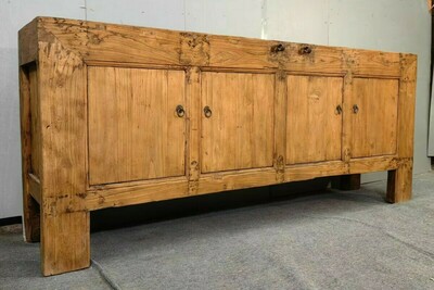 komoda w naturalnym kolorze drewna z litego drewna 